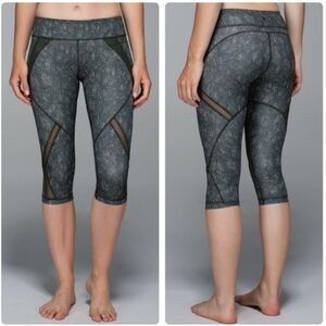 Lulu🍋 LULULEMON Cool To Street Crop Leggings Jazzy White Gator Green Leaf 8